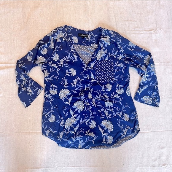 Fred David Blue Floral Blouse Size: Medium Abstract Polka Dot Geometric Office - Picture 1 of 8